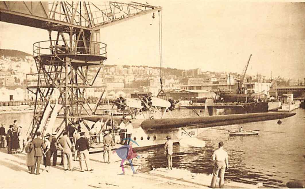 Hydravion devant le port de l'Agha - 2 vues