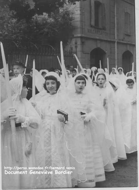 1953, Communion à St Charles, procession rue Denfert-Rochereau, 