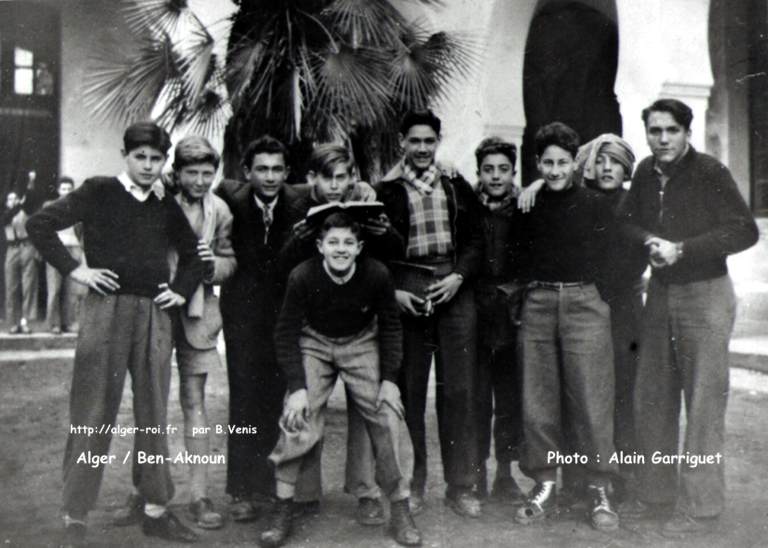 Elèves du Cours d'Italien de 4e / 1951.52 - Pr.Mlle Despoix.