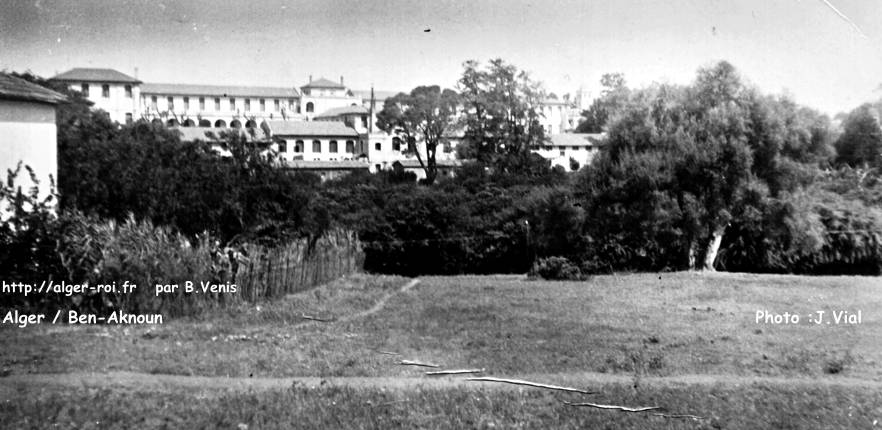 Vue sur les Bâtiments du Lycée de Ben Aknoun (Juillet 1947).