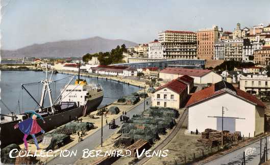 La ville et le port. Deux cartes, l'une de 1912, l'autre des années 1950