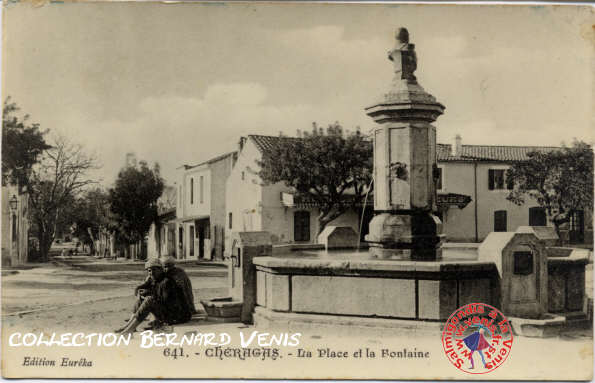 Alger , ses alentours : Chéragas, place et fontaine