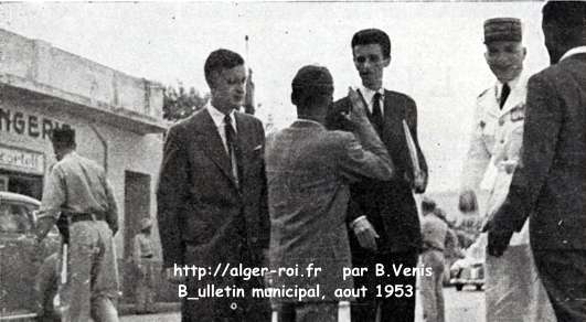 A l'entrée du chantier de " Diar Es Saâda", MM. Jacques Chevallier, l'architecte. F. Pouillon et le général Caillés écoutent M. Loviconi (de dos). 