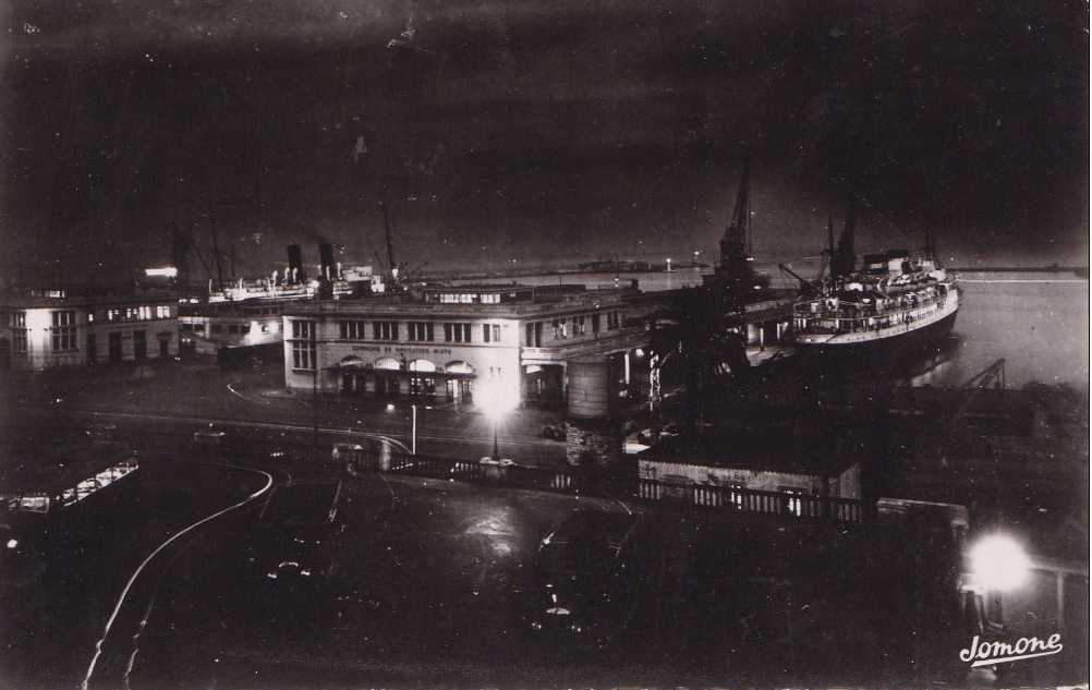 La gare maritime la nuit