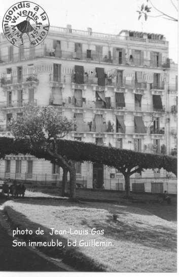 C'est l'immeuble où a vécu Jean-Loius Gas de 1939 à 1962.