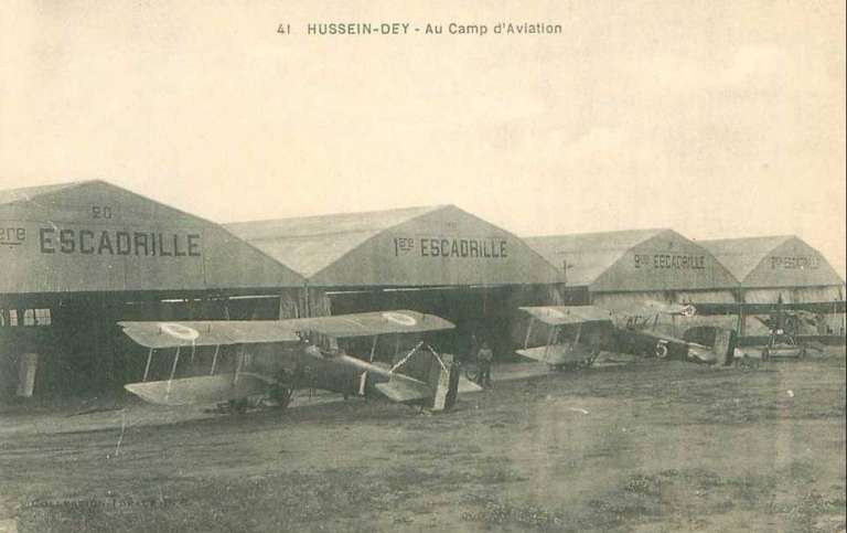 Au camp d'aviation,hussein-dey