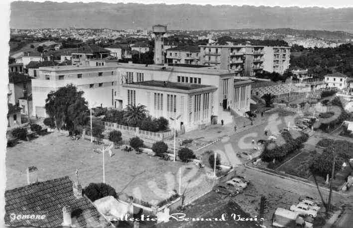 Alger, Kouba : la mairie et la place.
