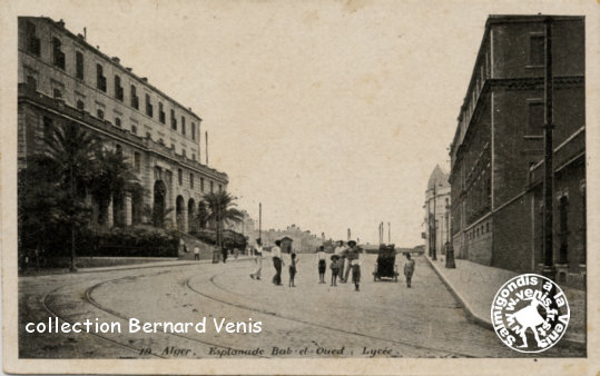 Esplanade Bab-el-Oued et le lycée