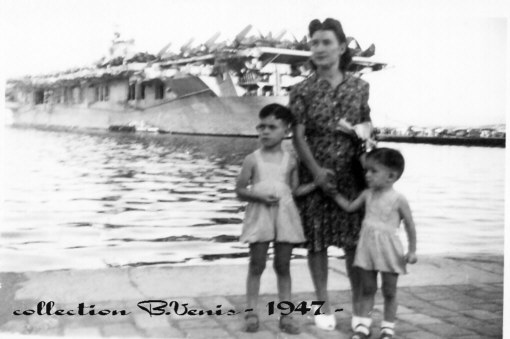Sur les quais d'Alger,un jour d'été 1947.