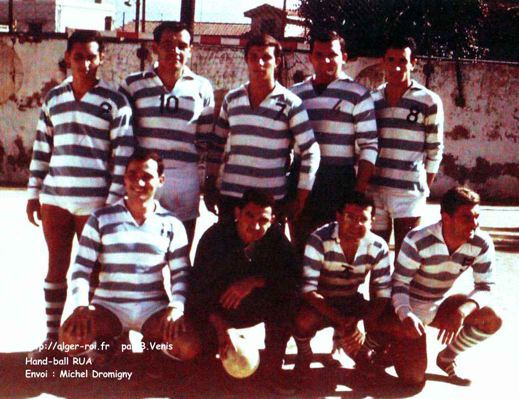 Équipe 1 Séniors de Handball du RUA - Stade de Aïn-Taya- 1959.60 . 