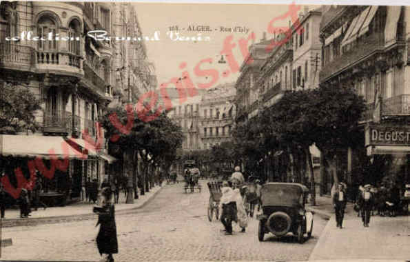 368 :Alger, la rue d'Isly,côté rue Dumont d'Urville