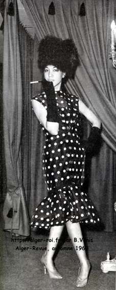 Ce charmant mannequin de haute couture, d'une élégance incontestable, est une jeune zéraldaise. Mlle Zorah bent Rabah; elle présente un modèle de Michel Tellin. le grand couturier algérois,. toujours à l'avant. garde de la mode et du progrès. 