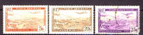 Il n'y eut que très peu de timbres d'Algérie avec l'inscription " Poste aérienne " ; 16 au total.