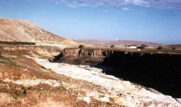 A gauche la vallée de l'oued Mellah
