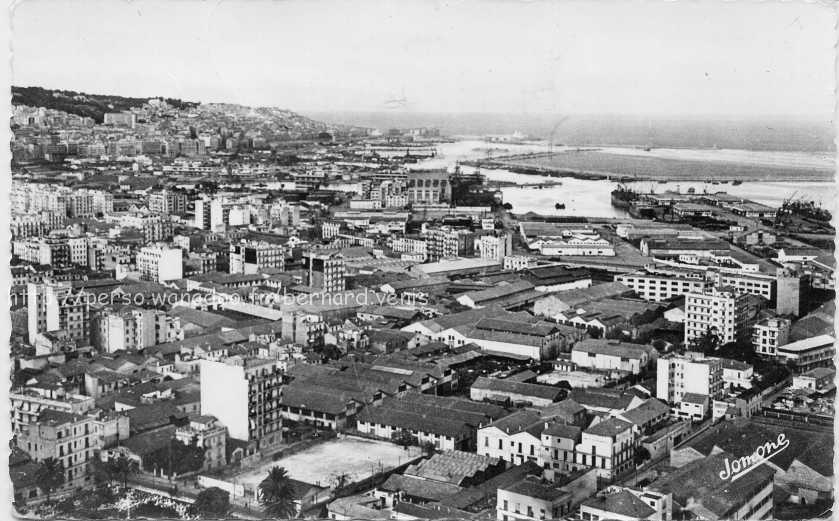 Panoramique sur l'ensemble d'Alger et du Hamma 