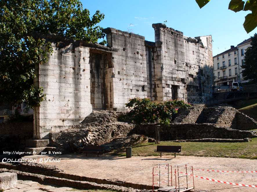 Le jardin archéologique dit jardin de Cybèle.